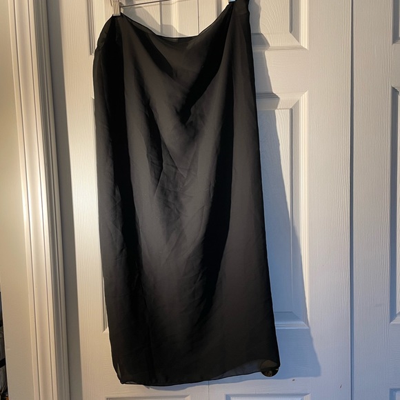 Dotti Sarong - Picture 2 of 4